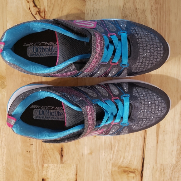 Girls Skechers - Picture 2 of 3